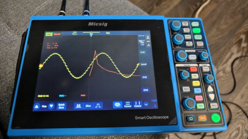 Файл:UD851B измерения 7400 герц.jpg